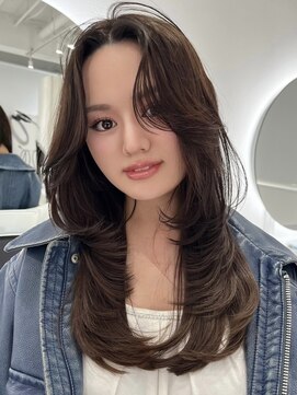 ヨロ 上野(YOLO) ハイライトカラーミルクティーベージュブリーチレイヤーカット