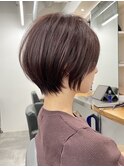 丸く収まるショートボブスタイル！コンパクトさが可愛い