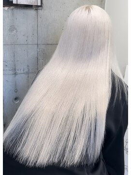 モニカ 原宿店(MONIQA) ホワイトカラー