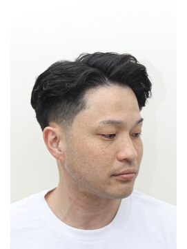 ダリーサード(DALIE third) テーパーフェードウェーブカールビジカジ