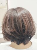 ラベンダーグレージュのふんわりボブ