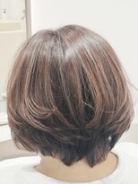 アンベリールフルー(EMBELLIR fleur)&nbsp;ラベンダーグレージュのふんわりボブ