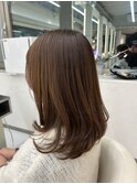 ふんわり動くミディアムで秋冬の品格ヘア