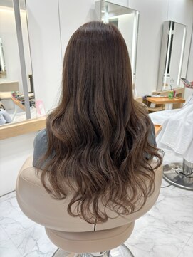 リゼル ユア 渋谷(RISEL YUA) シールエクステを使ったベージュロングヘア