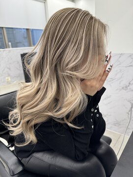 シャドウルーツバレイヤージュ/ミルクティーカラー