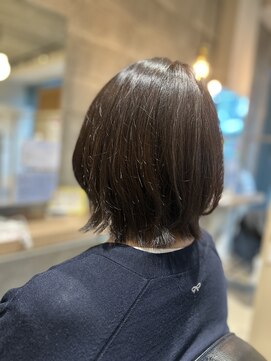 くびれボブ×アッシュカラー