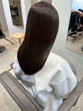 ミア(mia) 大人シアーベージュミニウルフボブミディアムレイヤー