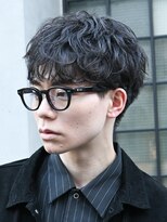 バイフィフス 原宿/表参道(by fifth)&nbsp;緩め波巻きスパイラルパーマシャドウパーマメンズセンターパート