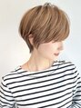 アンド ストーリーズ(&STORIES) 白髪ぼかしハイライト艶カラー丸みショートボブ前髪あり