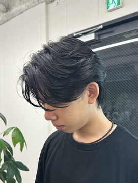 吉 ニュアンスパーマ　センターパートウルフ◎ナチュラル