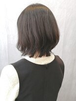 ジーナ(JINA) ◆大人女子にオススメ！束感くびれミディ×暗髪カラー