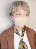 【morio原宿】2ブリーチ　ホワイトベージュカーリーマッシュヘア