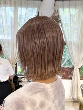 ニュウニュウ(NIU NIU) ボブベージュ♪