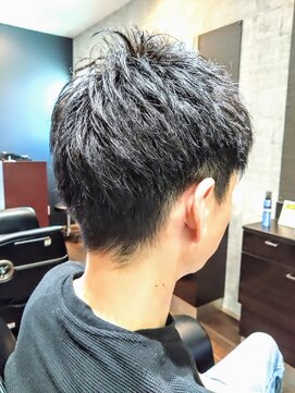 セブン(SEVEN) 毛量ガツンと減らそーぜショート