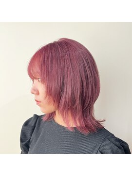 エイミー(Aimee) Aimee 町田　ミディアムウルフ×オータムピンク