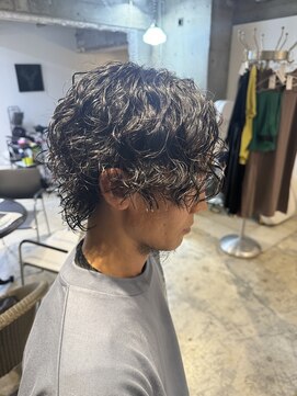 ヘアーラボ ハチ(HAIR LABO HACHI) スパイラルウルフ