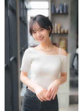 ザ シー 橋本(The C) 20代30代40代ナチュラル大人可愛いレイヤースタイル