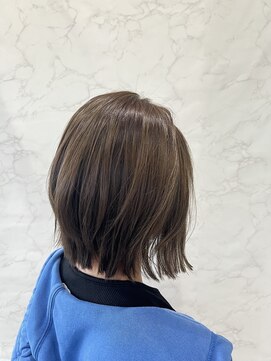 ウシワカマルエムティードット(USHIWAKAMARU MT.) 切りっぱなしボブ・外ハネ