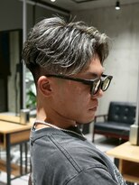 メッツ 原宿(METS) MEN’/ハイライト×毛流れセンターパート/スキンフェード