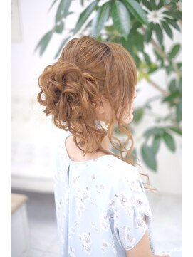 リサ 恵比寿(risa.) ゆるふわサイドアレンジ