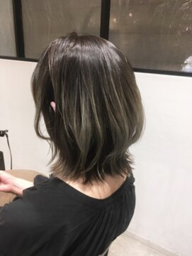 ビヨウシツ ポスタ 外ハネ×ハイライト 松村華鳴