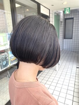 ヌーベルバレ(Nouvelle Vallee) 斜めバング/ショートボブカット/マチルダボブ/前髪縮毛矯正
