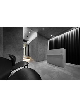 シック×高級感◇完全個室で味わうリラクゼーションタイムで非日常的な体験を。[駐車場完備/22時まで営業]