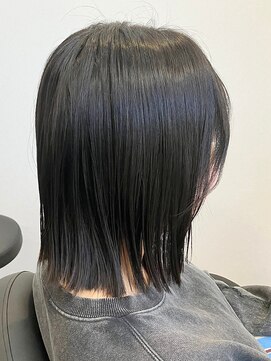 アイノ(AINO.) 濡れ髪風肩上切りっぱ[茅ヶ崎/茅ヶ崎駅/湘南]