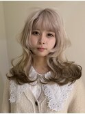 ホワイトベージュからブラウンの裾カラー（ブリーチ2回～）