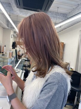 キジ(kiji) ブロンドミルクティー/レイヤーカット〔久屋大通/久屋/丸の内〕