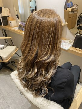 パラゴ(PARAGO.) 白髪染め卒業！ハイライトで白髪ぼかしカラー