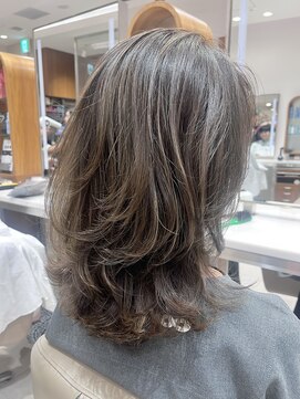 ピークアブー アヴェダ ギンザシックス(PEEK-A-BOO AVEDA GINZASIX) 大人可愛い レイヤースタイル グレージュ ハイライト