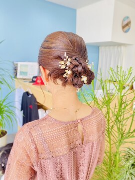 イコイ(ikoi) 【YKR】ミディアム×カチモリヘア