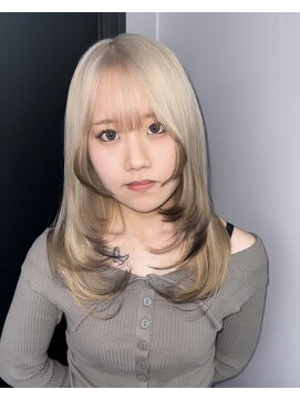 ギミックパシャ(GIMMICK pasha) ホワイトグレージュとブラウンのデザインカラー
