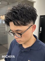 アンドメゾンオム(&Maison. homme) センターパート/ニュアンスパーマ/毛流れパーマ/波巻きパーマ