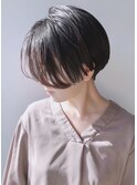 【morio 原宿】ショートボブ 耳かけ 前髪なし グレージュ