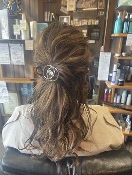 オーバーキャプテンネイキッド(OVER CAPTAIN NAKED) お呼ばれに！ループハーフアップ