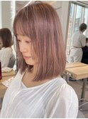 ピンクベージュ_フェザーバングマッシュショートボブウルフ