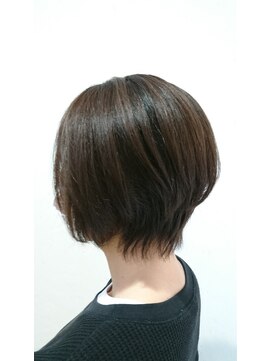 アフティ(afumty) 定番！前下がりショートボブ！