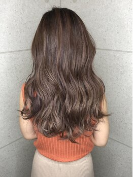 ファン(FUN.)の写真/【Aujua認定サロン】ダメージやお悩みを解消する最高級のオーダーメイドヘアケアを♪[13種類/1300通り以上]