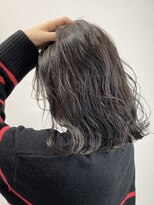 アットラップレーヴ(attrape-reve)&nbsp;20代30代/大人可愛い/ハイライトグレージュ/くせ毛風ミディ