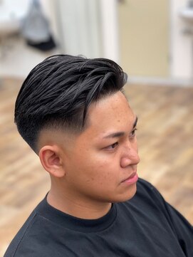 ミスタージャミロバルベアリア(MR.JAMIRO barbearia) skin fade