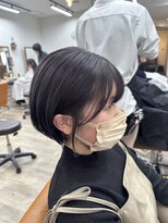 ルチナ 秦野(Lucina)&nbsp;耳掛けショート／グレージュ