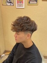 グルーマーズトウキョウ(GROOMER/S TOKYO)&nbsp;スペインカール　外国人風　フェード　メンズパーマ