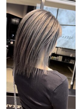 アレクサンドル オブ カラーズ トヤマ(ALEXANDRE OF COLORS TOYAMA) シャドウルーツ