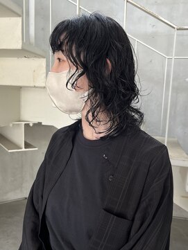 アクアオモテサンドウ(ACQUA omotesando) △大人可愛いウルフカット癖毛風ウルフパーマブルーブラック