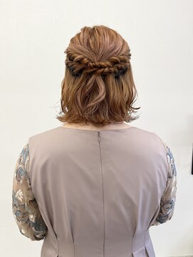 ソソ(soso) 【soso 伊勢田】ハーフアップアレンジ