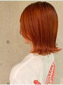 ハイトーンオレンジヘアー　切りっぱなし外ハネミディ
