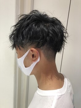ショップヘアーデザイン(shop)の写真/メンズにも人気のサロン★メンズの髪質に合わせたカットでON/OFFキマる！再現性も高く好評◎※20:30迄営業