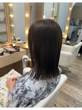 エレノア 渋谷公園通り店(Eleanor) 外ハネ/オリーブベージュ